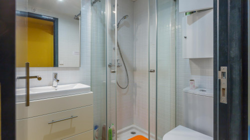 Comfy single bedroom in a 9-bedroom apartment near Universidade Fernando Pessoa - Gallery - 14