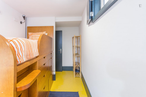 Comfy single bedroom in a 9-bedroom apartment near Universidade Fernando Pessoa - Gallery - 16