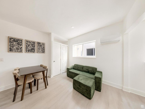 SouthWest 6th Home - Gallery - 9