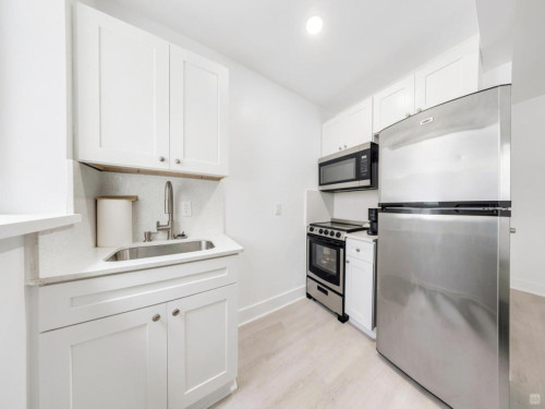 SouthWest 6th Home - Gallery - 6