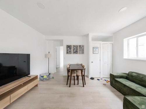 SouthWest 6th Home - Gallery - 12