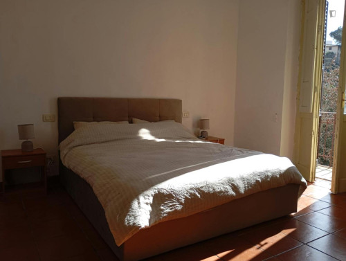 Spacious double bedroom with balcony very close to the Università di Perugia - Gallery - 4