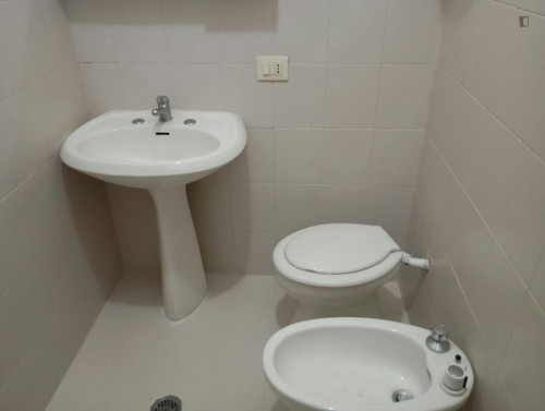 Spacious double bedroom with balcony very close to the Università di Perugia - Gallery - 12