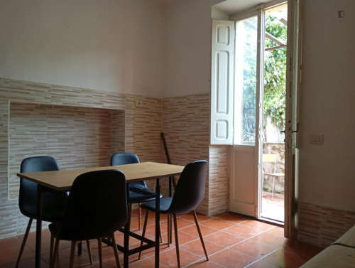 Spacious double bedroom with balcony very close to the Università di Perugia - Gallery - 9