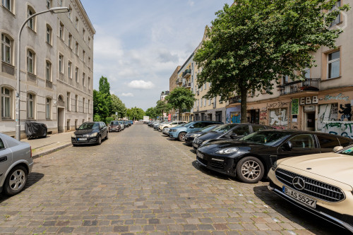Sun-drenched 1-room apartment above the city's rooftops