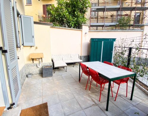 1-bedroom apartment, with outdoor area