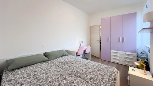Comfortable twin bedroom in modern apartment in the Greco area