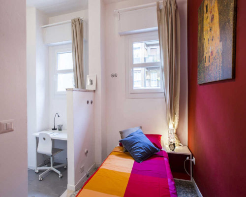 Lovely single bedroom near Piazzale Francesco Accursio