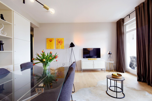 Beautiful, sunny architect-designed apartment in the Bavarian Quarter