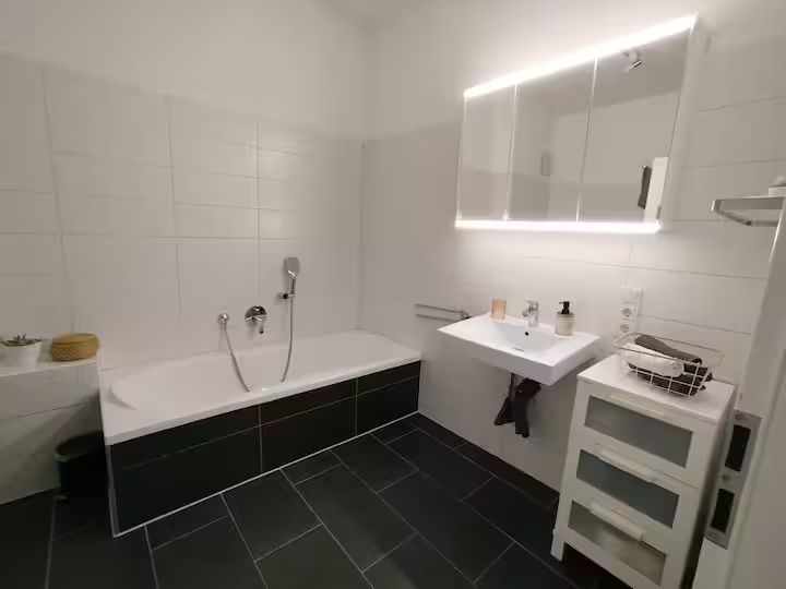 Charming & Neat Suite - 3