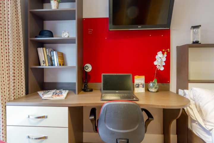 Bronze Studio - Hawley Crescent - Gallery - 3