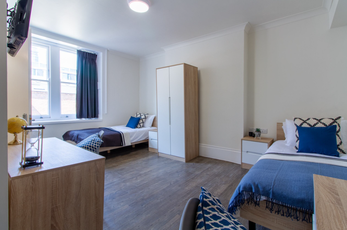  Bronze Twin Ensuite  -  Janet Poole House  - Gallery -  1