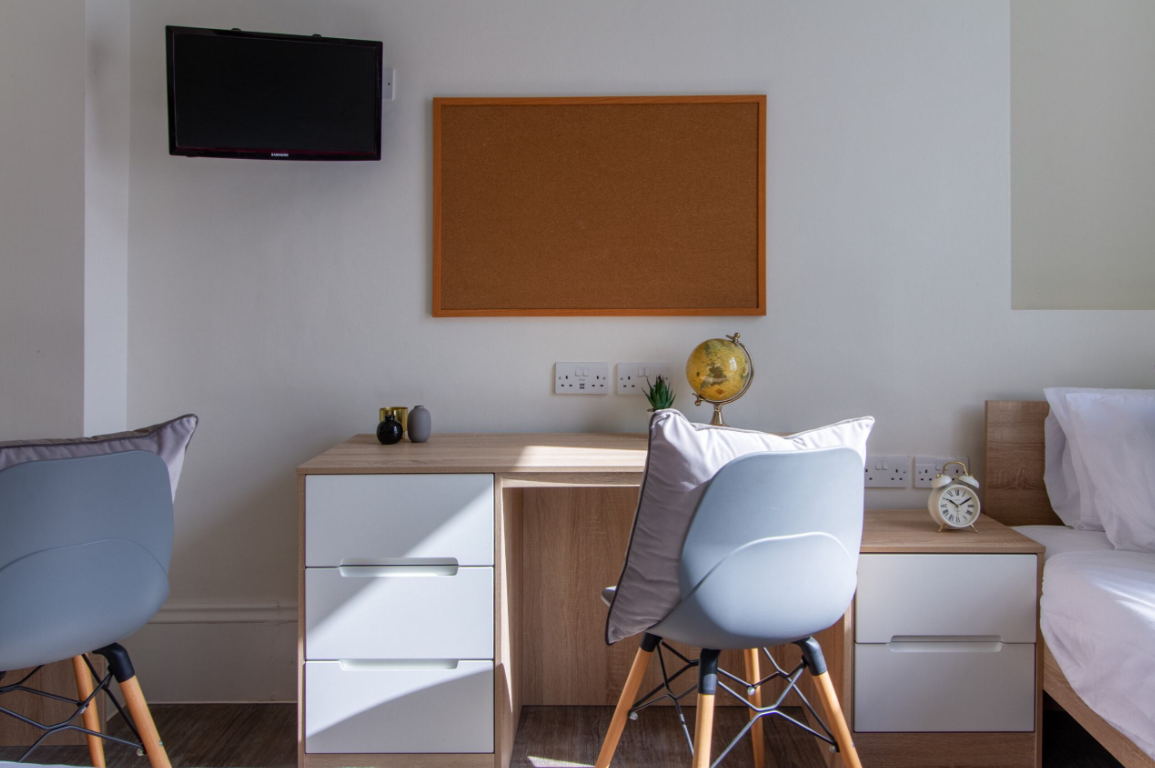  Bronze Twin Studio  -  Janet Poole House  - Gallery -  2