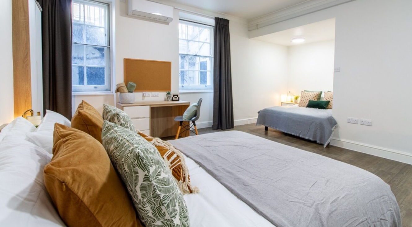  Platinum Twin Apartment  -  Janet Poole House  - Gallery -  1