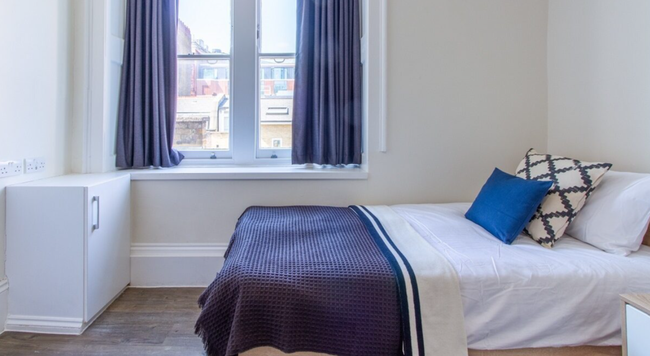 Silver Ensuite Room - Janet Poole House - Gallery - 1