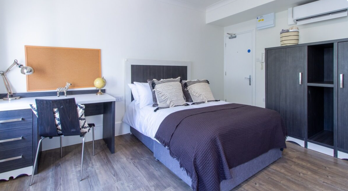  Bronze Studio  -  Janet Poole House  - Gallery -  1