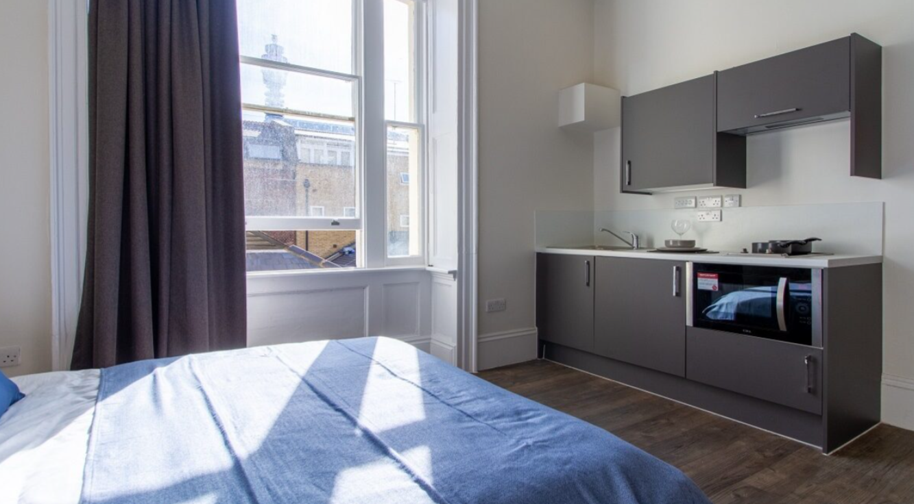 Gold Studio - Janet Poole House - Gallery - 2