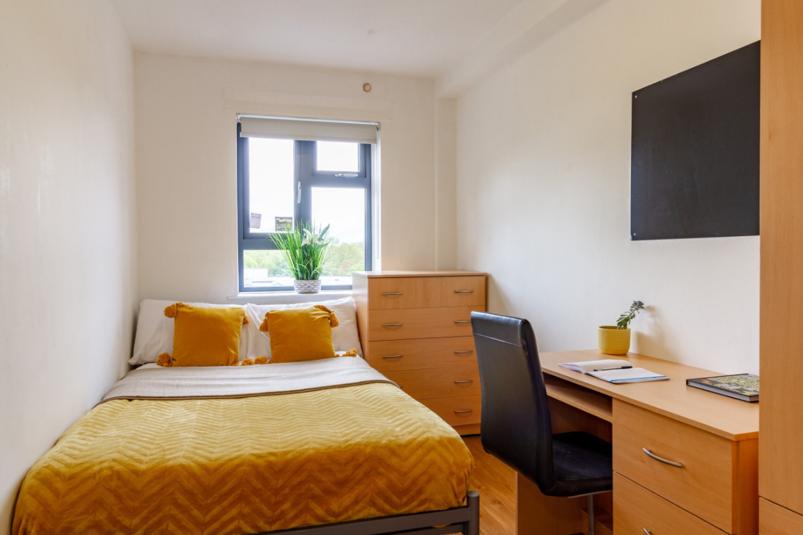 Silver Non-Ensuite Room - Landale House - Gallery - 1