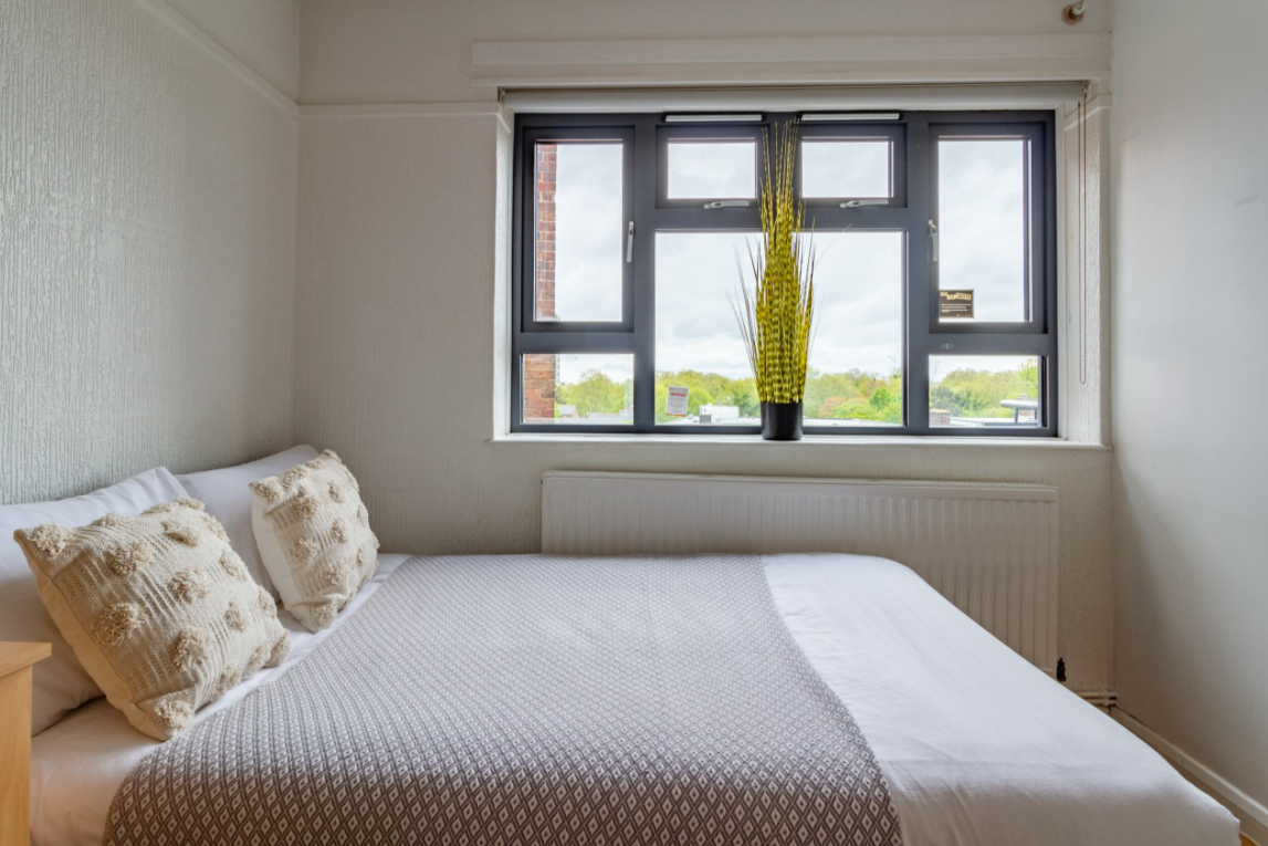  Silver Premium Non-Ensuite Room  -  Landale House  - Gallery -  1