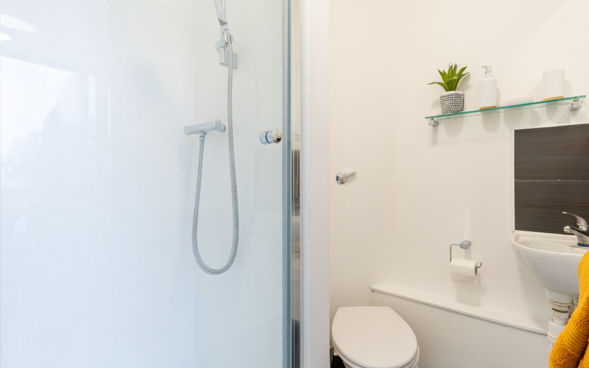 Twin En-Suite (Sole Occupancy) - 3