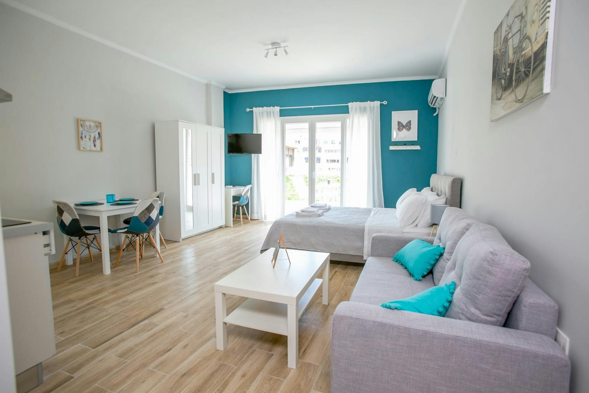 Entire Place - Praxitelous, Athens - Gallery - 1