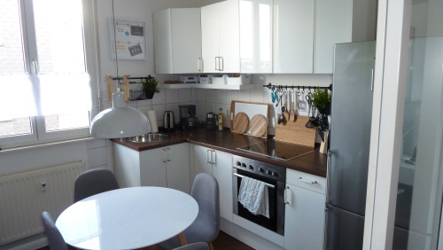 A 75-square-meter, fully equipped apartment with charm in a historic building from the Wilhelminian era