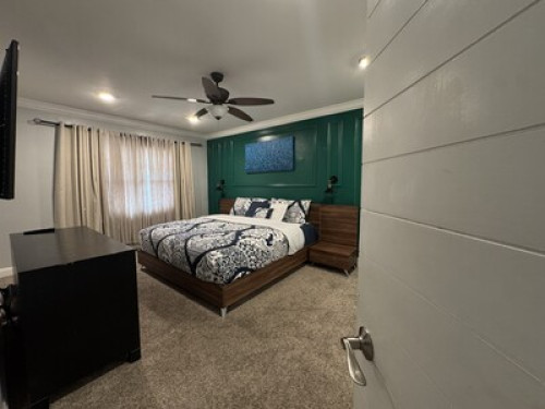 MetroHaus free parking comfortable