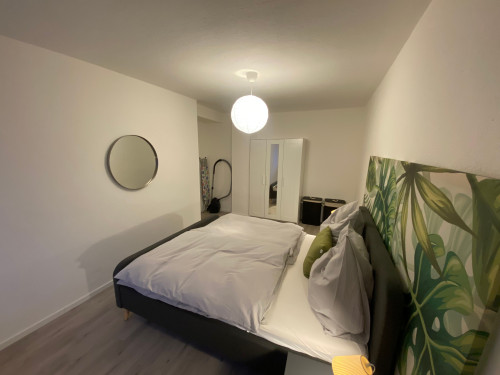 Newly renovated and modern furnished two bedroom apartment in central location - Gallery - 7