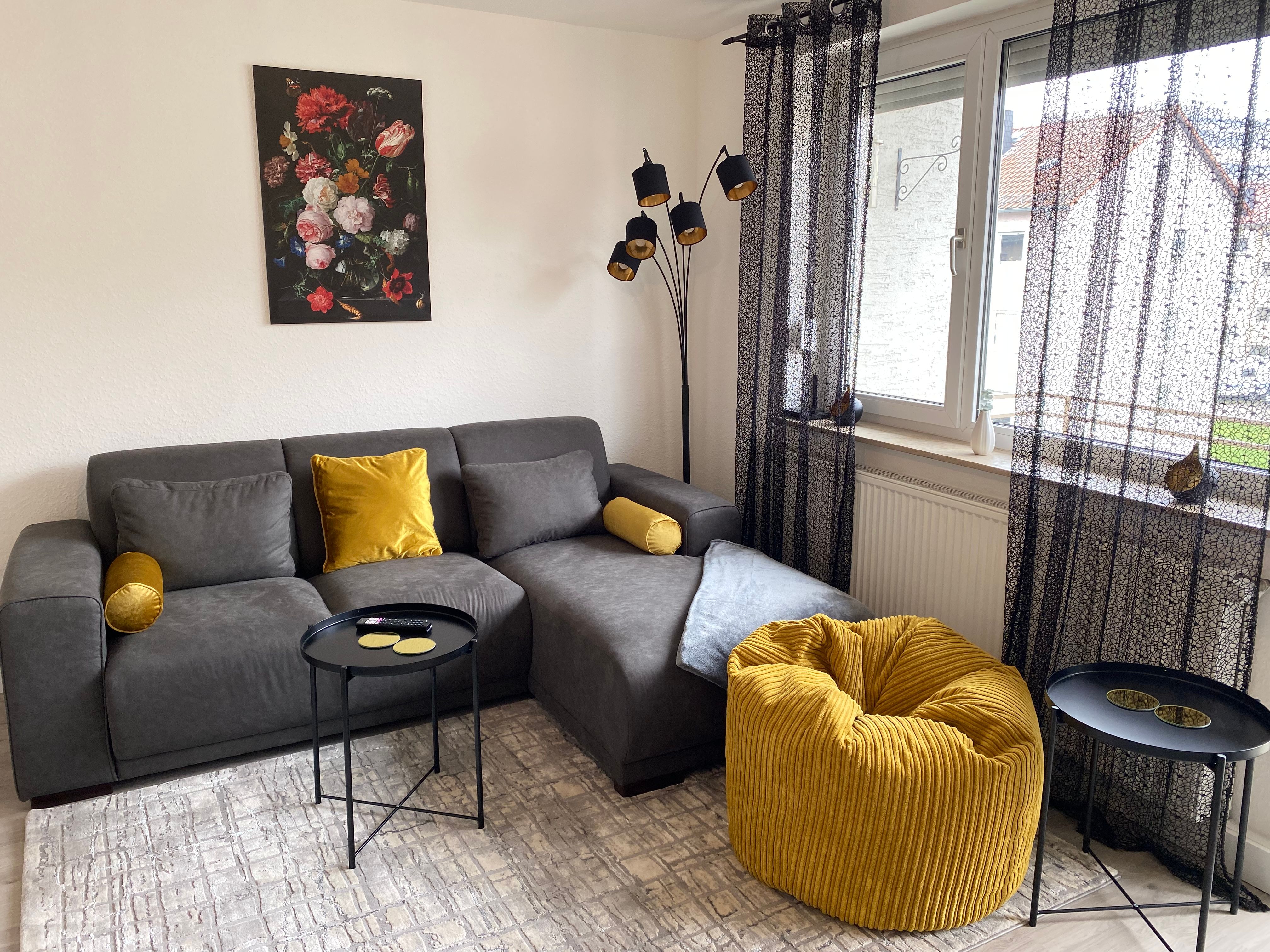 Newly Renovated And Modern Furnished Two Bedroom Apartment In Central Location - 13