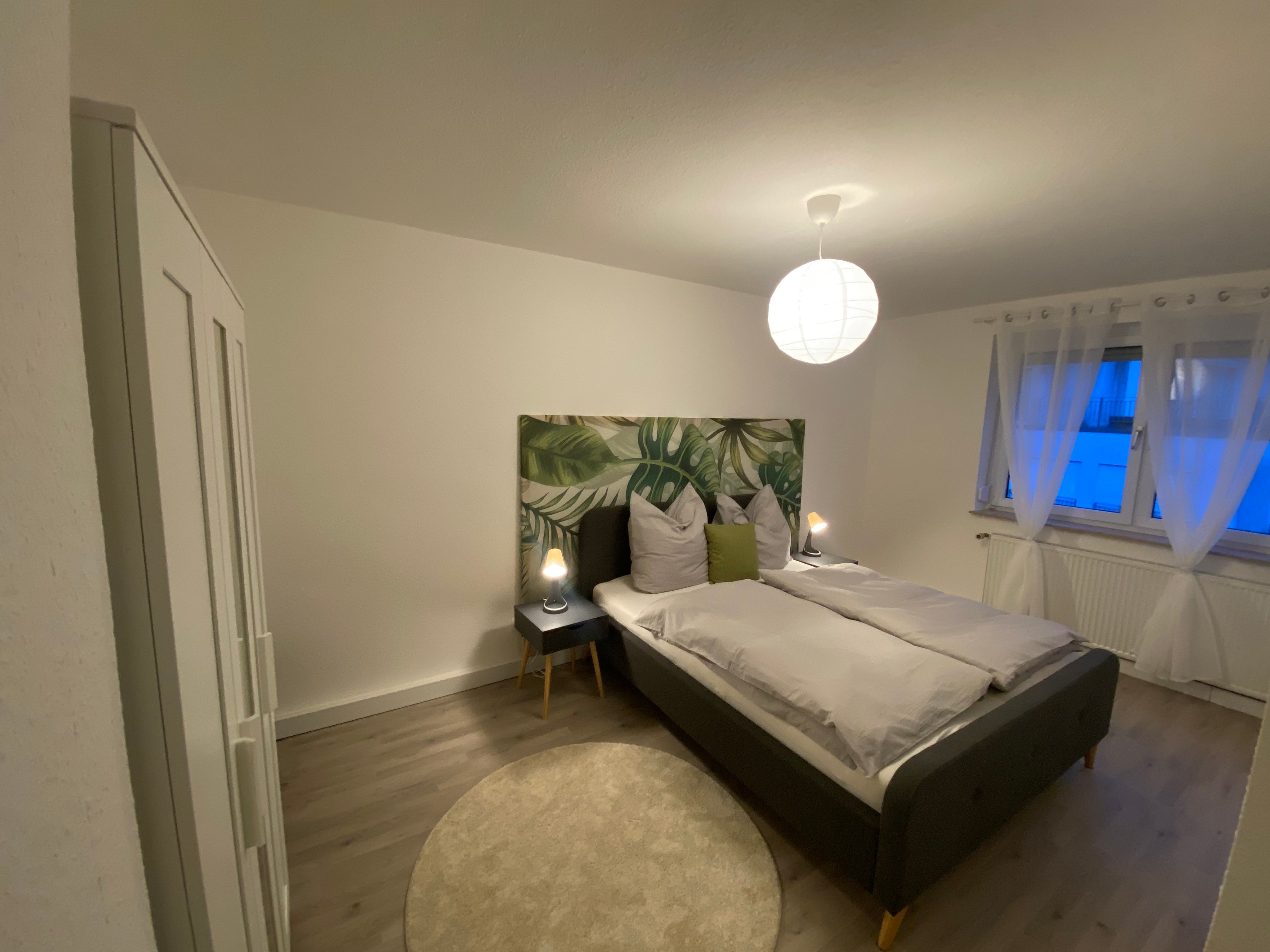 Newly Renovated And Modern Furnished Two Bedroom Apartment In Central Location - 9