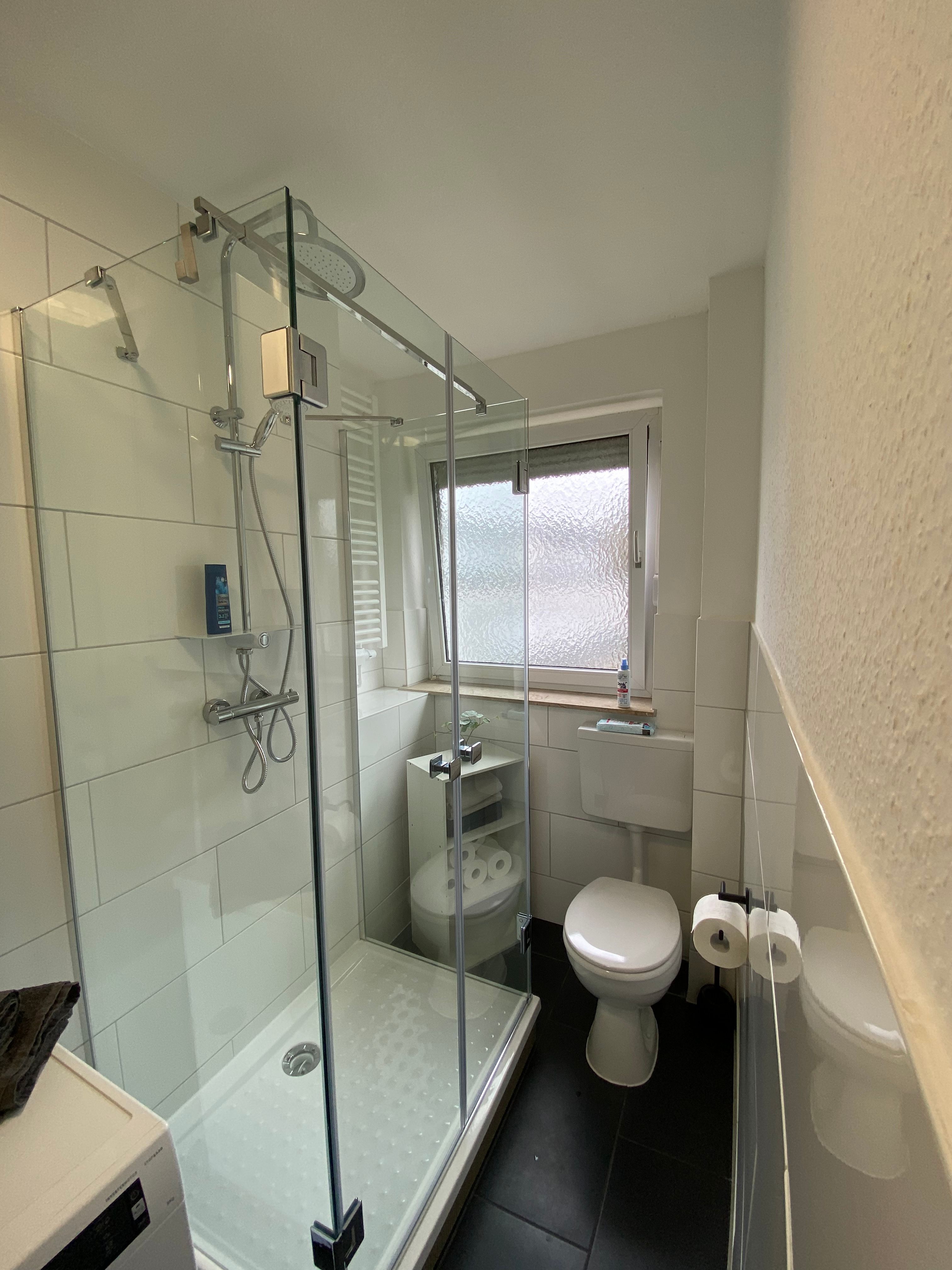 Newly Renovated And Modern Furnished Two Bedroom Apartment In Central Location - 1