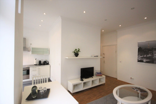 central apartment in the media harbour, top location!!