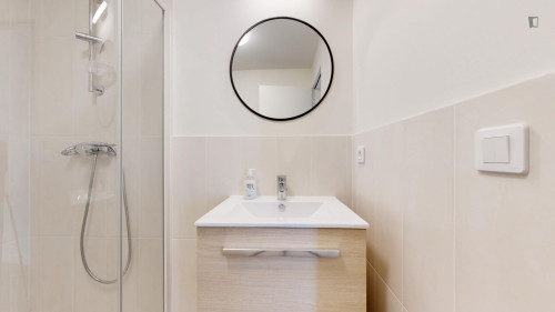 Good double ensuite bedroom near Parc Clemenceau