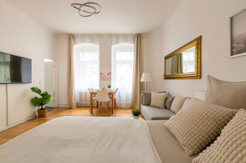 Modern furnished one-room apartment in Gesundbrunnenkiez