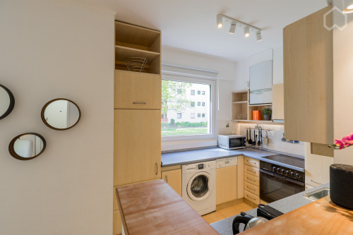 Lovely and bright Studio with large balcony in quiet location