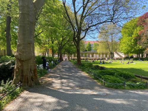 Awesome Apartment in Prime Location in Vibrant Neukölln - Körnerpark