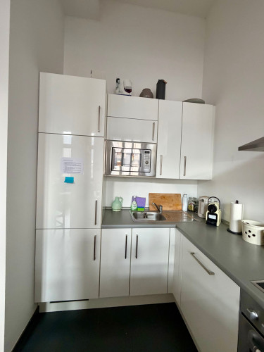 Bright, Stylish Apartment in the Heart of Mitte with Balcony