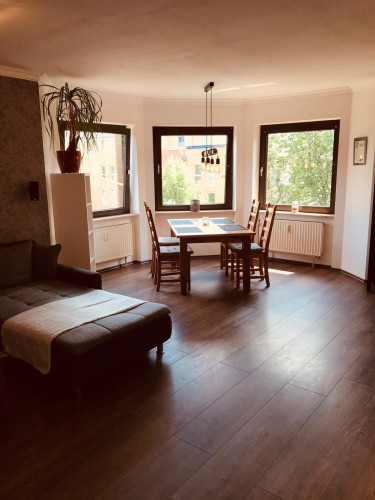 Fashionable, cute home in the heart of town