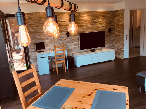 Fashionable, cute home in the heart of town