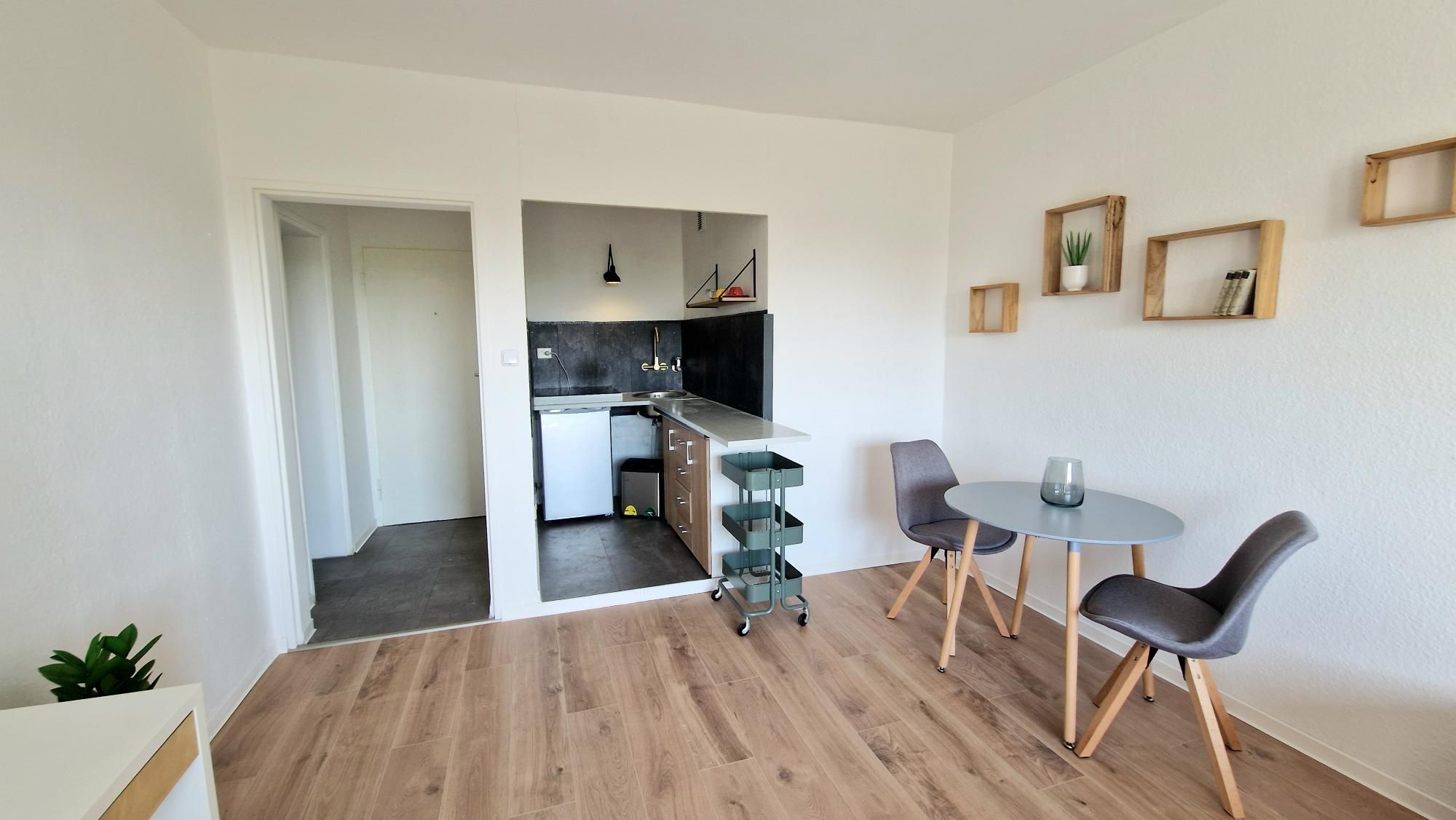  Fantastic New Temporary Apartment In Stuttgart  -  Fantastic new temporary apartment in Stuttgart  - Gallery -  1
