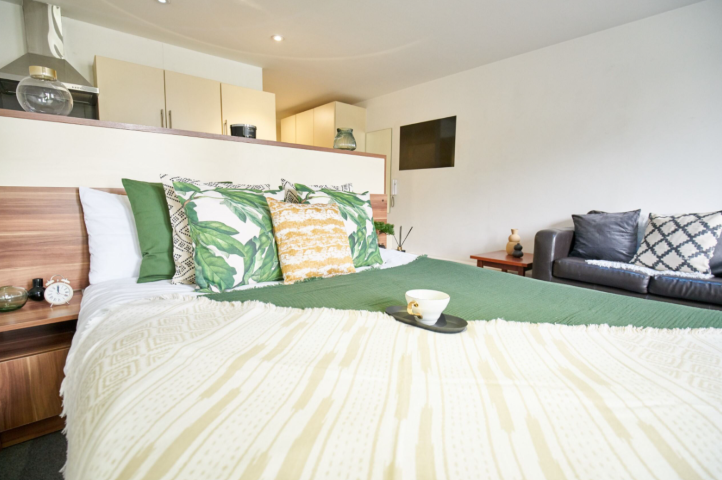  Silver Studio  -  Windsor Court  - Gallery -  1