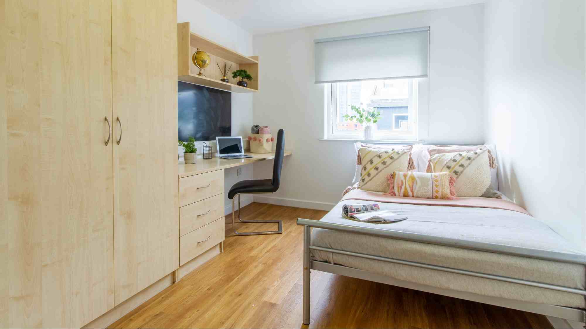 Silver Ensuite - Canalside - Gallery - 1