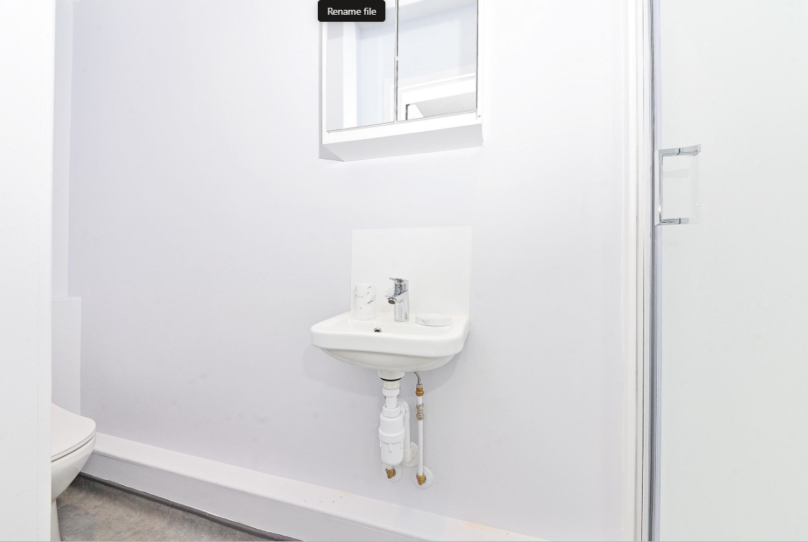 Gold Ensuite - Manchester Court - Gallery - 2