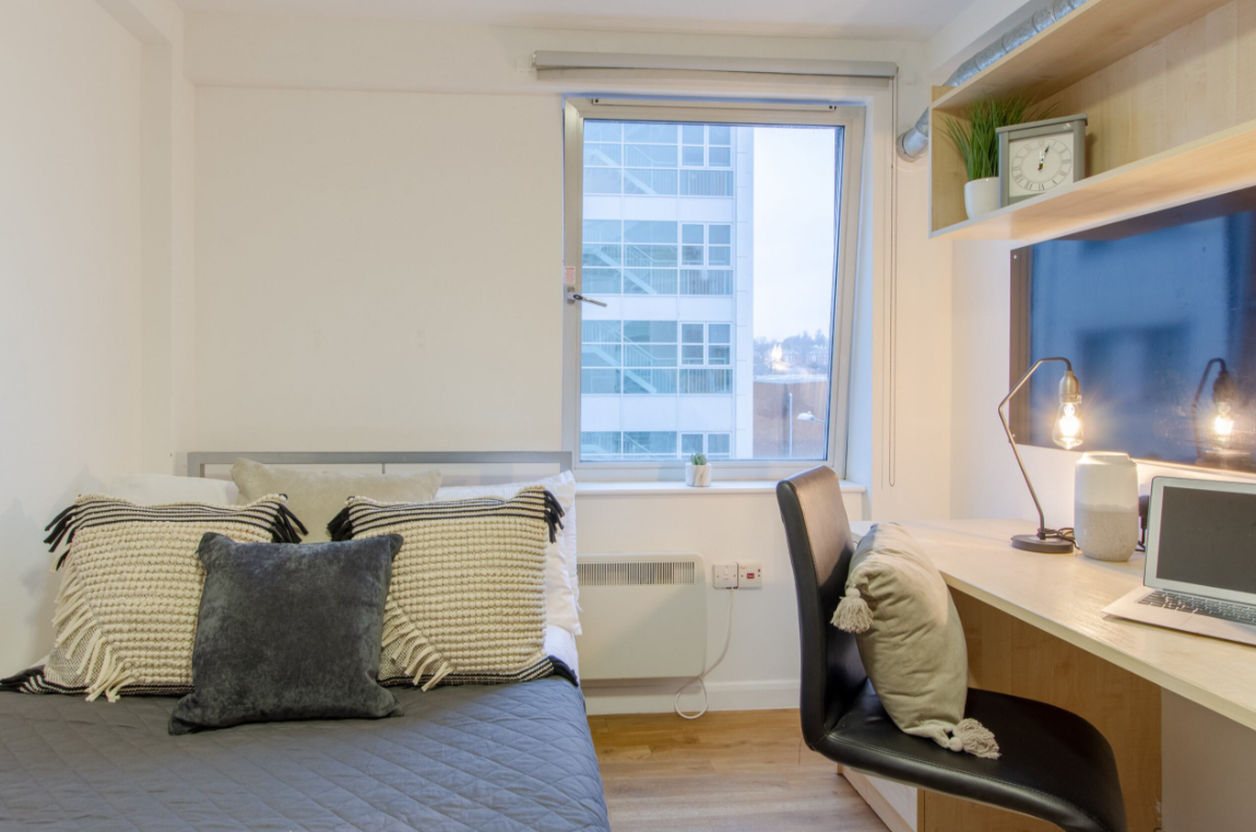  Bronze 6-7 Bed Room  -  The Glasshouse  - Gallery -  1