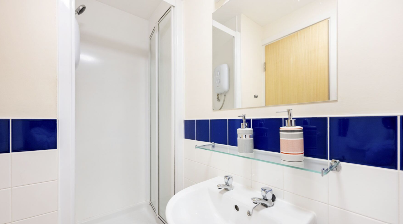  Bronze Ensuite  -  Rockingham House  - Gallery -  3