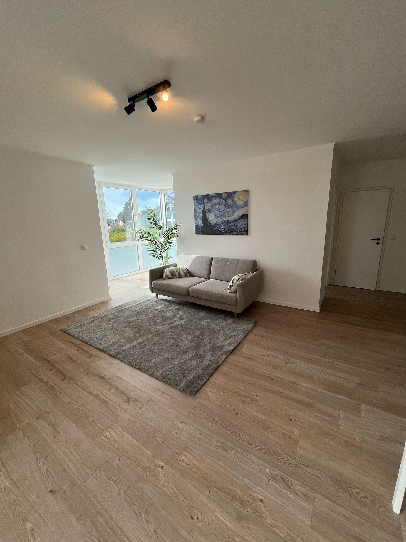 Bright, Newly Renovated Apartment With Smart Home Features & Luxury Bed – First Occupancy - Bright, newly renovated apartment with smart home features & luxury bed – first occupancy - Gallery - 15