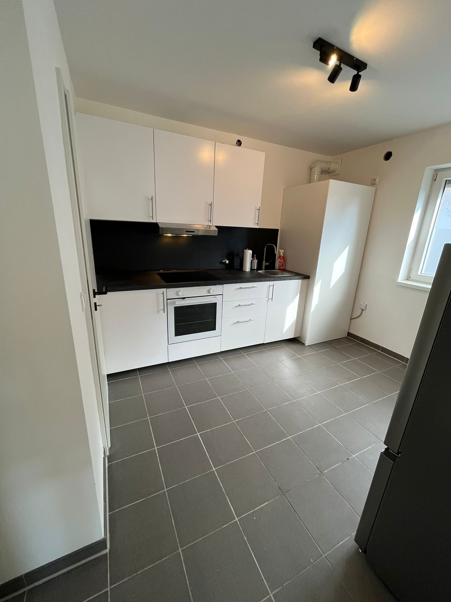 Bright, Newly Renovated Apartment With Smart Home Features & Luxury Bed – First Occupancy - Bright, newly renovated apartment with smart home features & luxury bed – first occupancy - Gallery - 10
