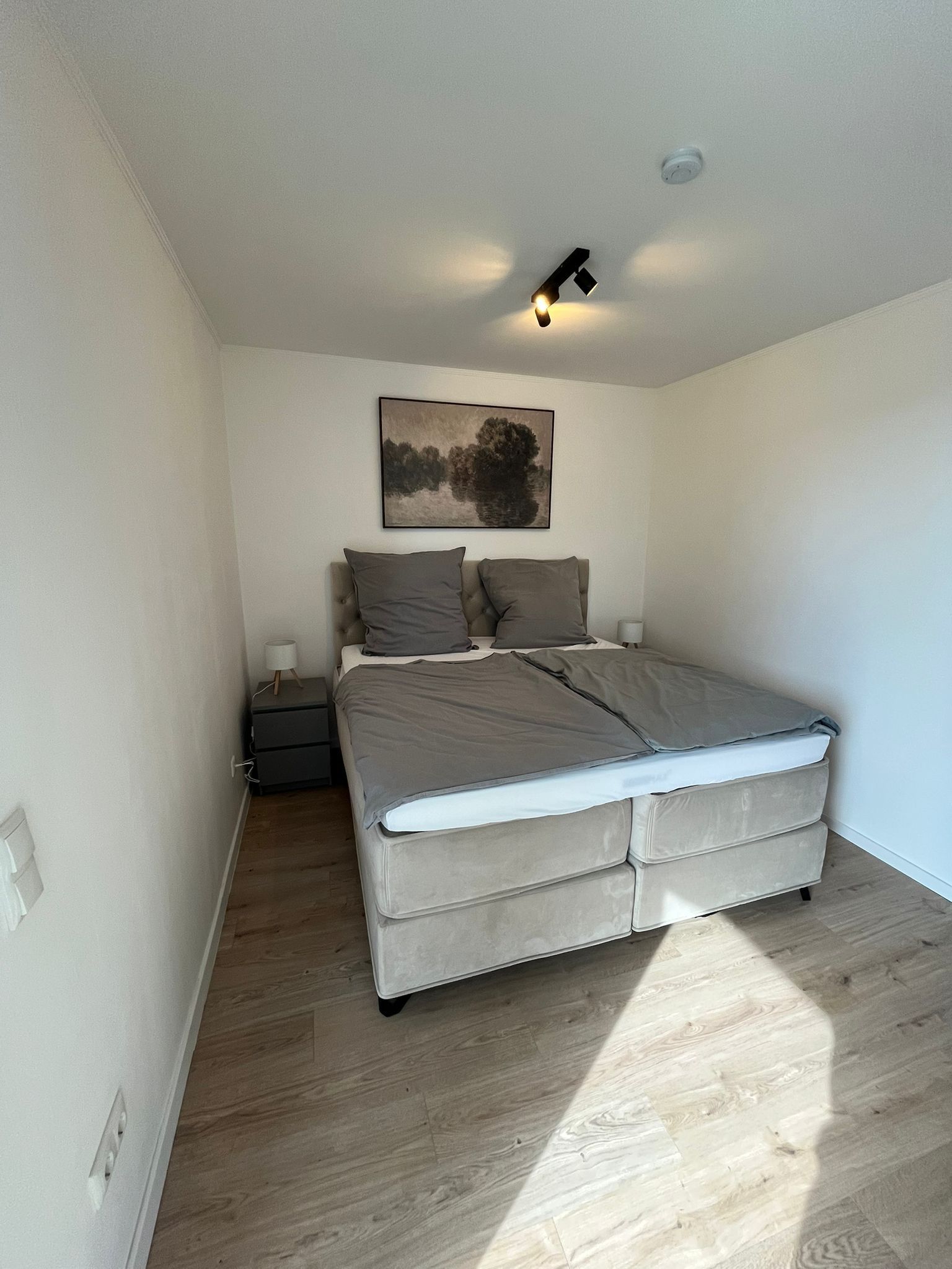Bright, Newly Renovated Apartment With Smart Home Features & Luxury Bed – First Occupancy - Bright, newly renovated apartment with smart home features & luxury bed – first occupancy - Gallery - 5