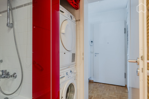 Prime Location in Charlottenburg – Panoramic View & Concierge near the River