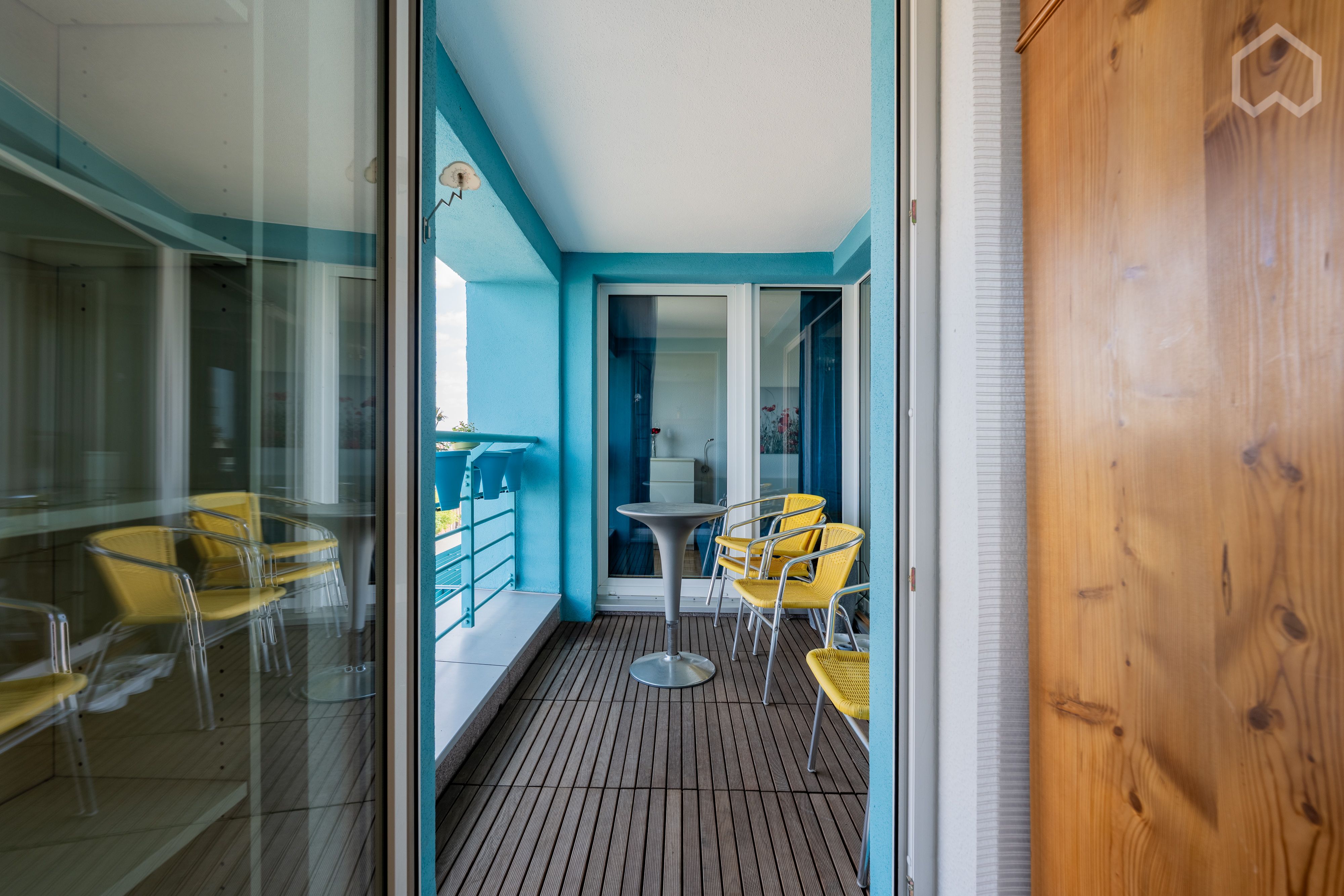 Prime Location In Charlottenburg – Panoramic View & Concierge Near The River - Prime Location in Charlottenburg – Panoramic View & Concierge near the River - Gallery - 9